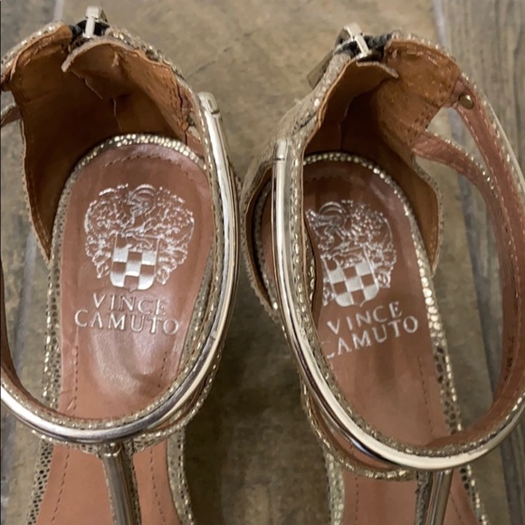 Vince Camuto gold pattern heels size 7.5M - Picture 8 of 13